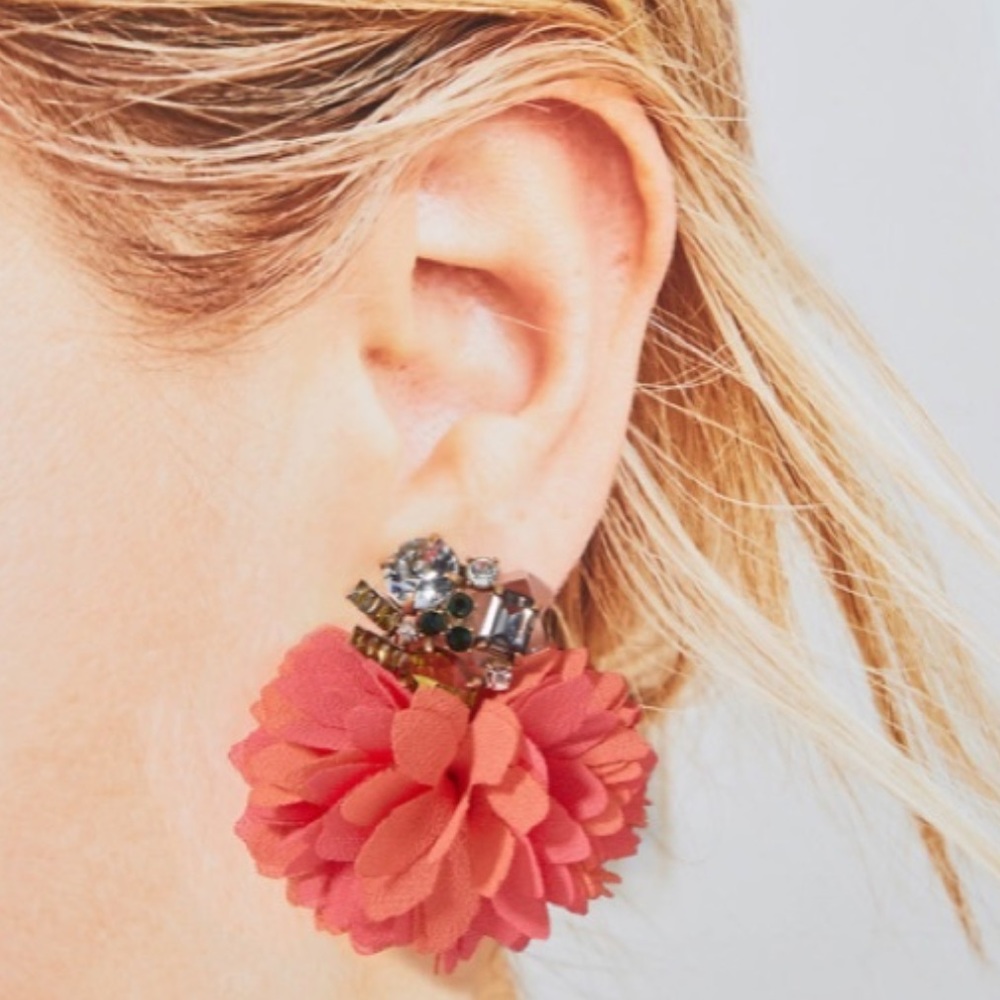Stella & Dot pouf statement earrings